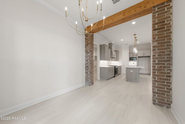 207 Grand Oak Drive, Broussard, LA 70518