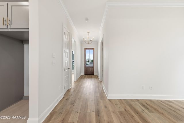 207 Grand Oak Drive, Broussard, LA 70518