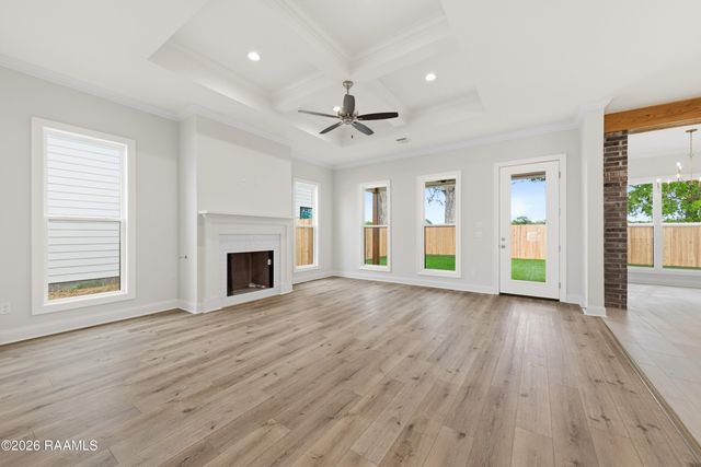 207 Grand Oak Drive, Broussard, LA 70518