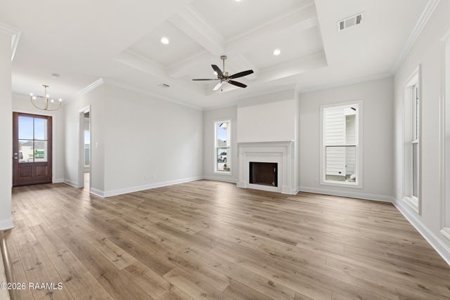 207 Grand Oak Drive, Broussard, LA 70518