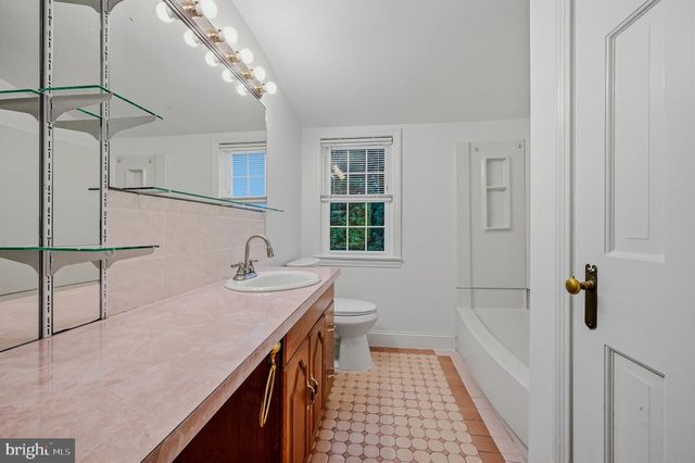 2831 SPRINGFIELD RD, Broomall, PA 19008