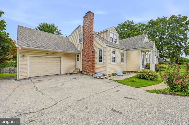 2831 SPRINGFIELD RD, Broomall, PA 19008