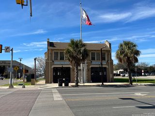 323 S FRIO ST, San Antonio, TX 78207