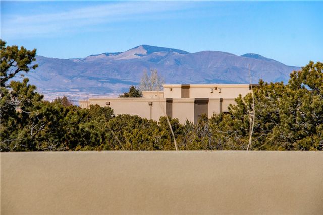 26 Sundance Ridge Circle, Santa Fe, NM 87506