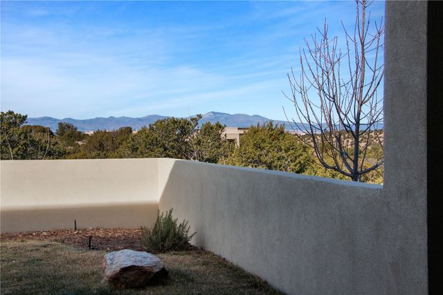 26 Sundance Ridge Circle, Santa Fe, NM 87506