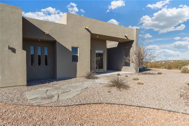 26 Sundance Ridge Circle, Santa Fe, NM 87506
