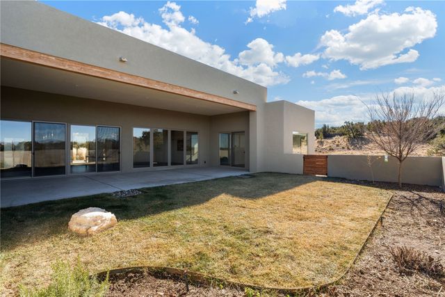 26 Sundance Ridge Circle, Santa Fe, NM 87506