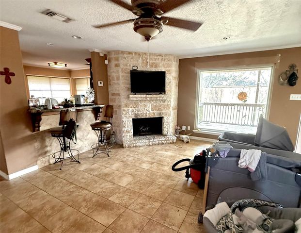 4800 Heathrow, Alvin, TX 77511