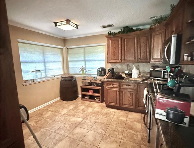 4800 Heathrow, Alvin, TX 77511