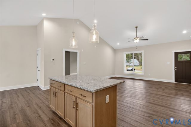 79 E Sunrise Dr, Warsaw, VA 22572