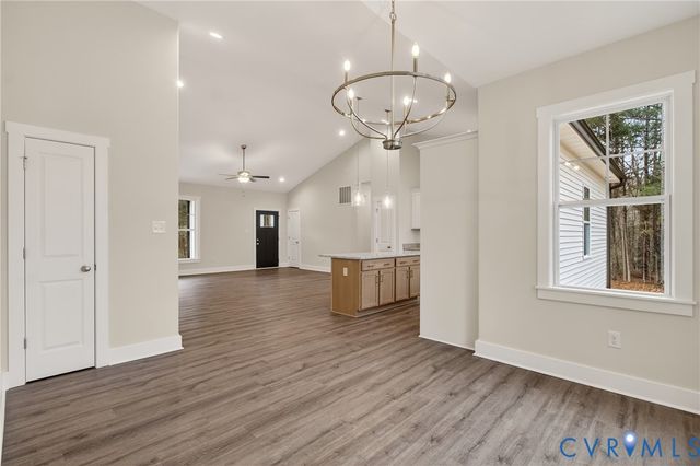 79 E Sunrise Dr, Warsaw, VA 22572