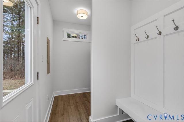 79 E Sunrise Dr, Warsaw, VA 22572