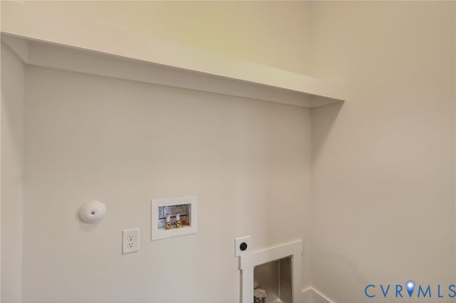 79 E Sunrise Dr, Warsaw, VA 22572