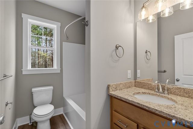 79 E Sunrise Dr, Warsaw, VA 22572