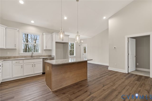 79 E Sunrise Dr, Warsaw, VA 22572