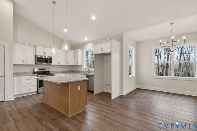 79 E Sunrise Dr, Warsaw, VA 22572