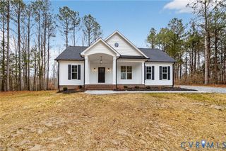 79 E Sunrise Dr, Warsaw, VA 22572
