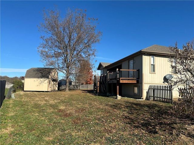 710 Hidden Meadows Court, Paola, KS 66071