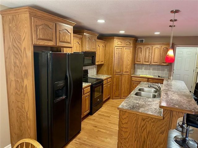 710 Hidden Meadows Court, Paola, KS 66071