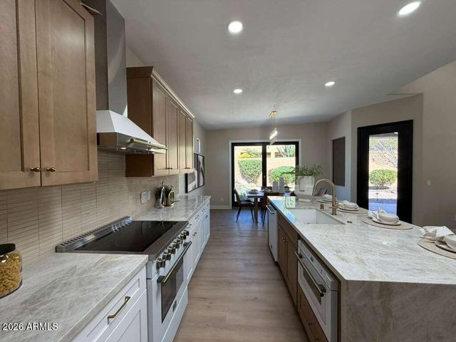 9406 E GAMBLE Lane, Scottsdale, AZ 85262