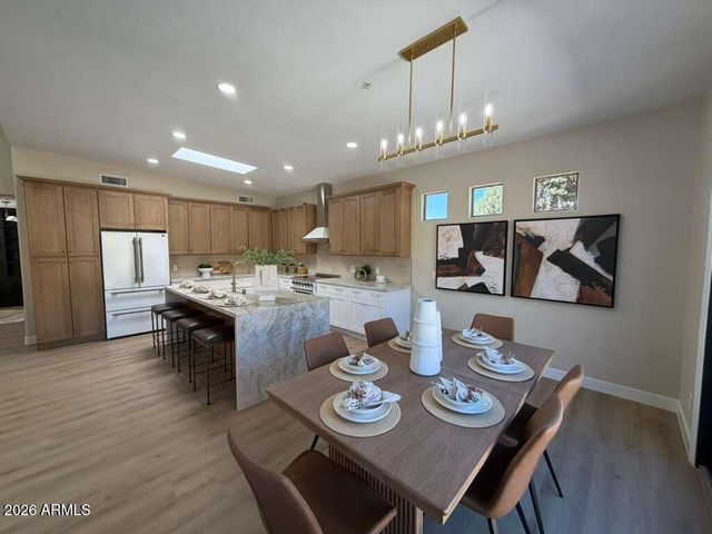 9406 E GAMBLE Lane, Scottsdale, AZ 85262