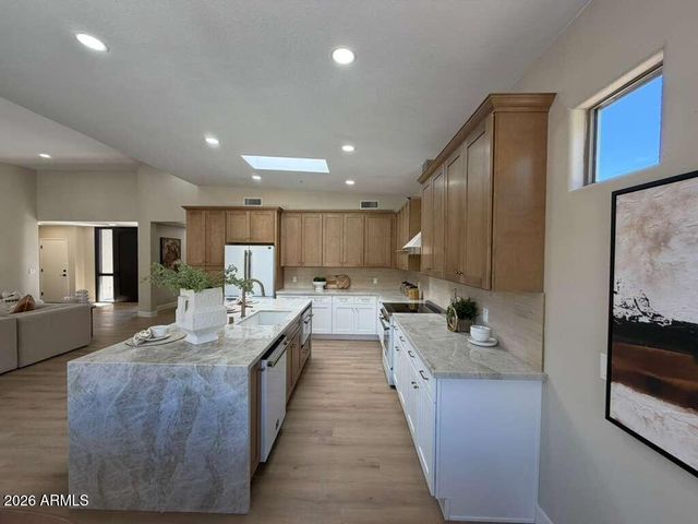 9406 E GAMBLE Lane, Scottsdale, AZ 85262