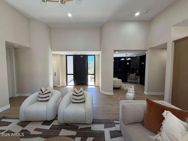 9406 E GAMBLE Lane, Scottsdale, AZ 85262