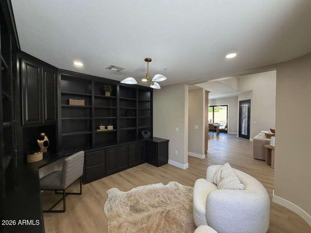 9406 E GAMBLE Lane, Scottsdale, AZ 85262