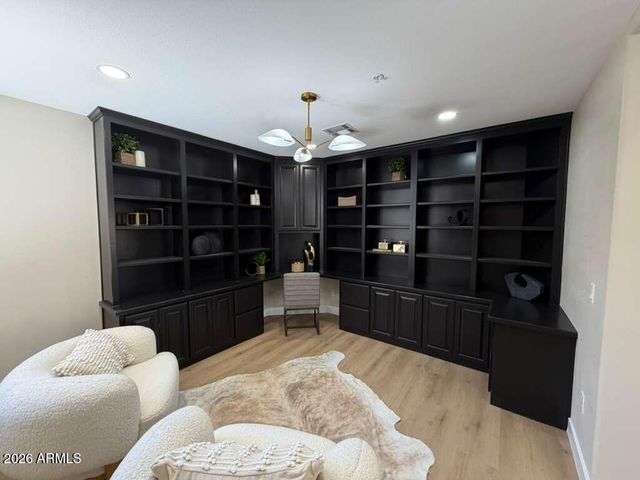 9406 E GAMBLE Lane, Scottsdale, AZ 85262