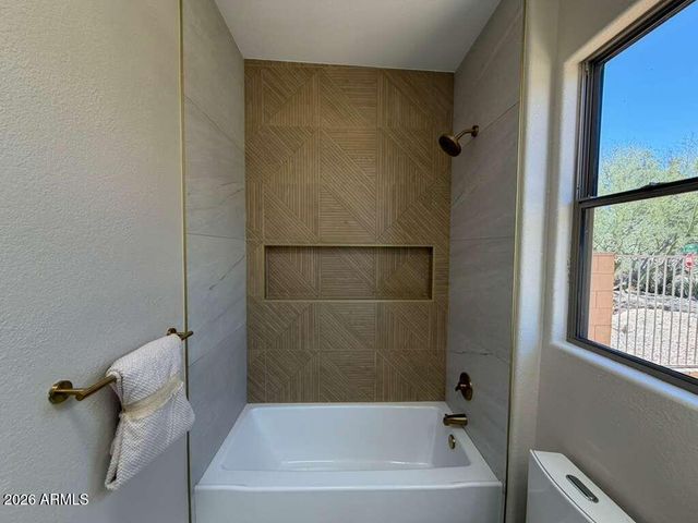 9406 E GAMBLE Lane, Scottsdale, AZ 85262