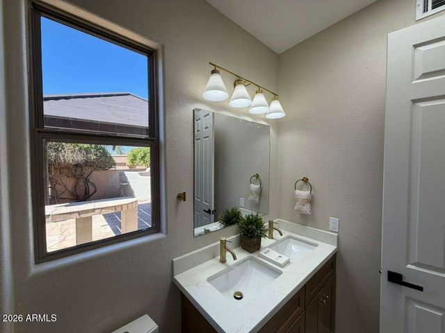 9406 E GAMBLE Lane, Scottsdale, AZ 85262