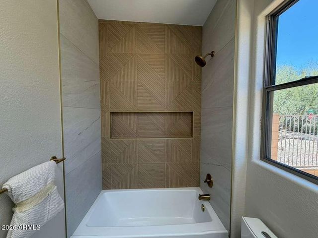 9406 E GAMBLE Lane, Scottsdale, AZ 85262