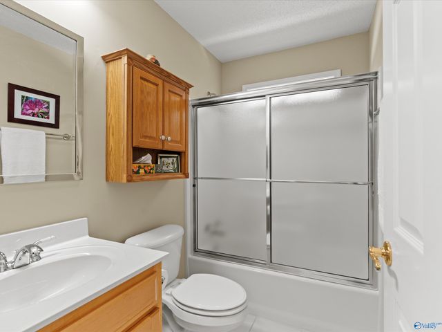 5519 Cedar Mill Drive, Guntersville, AL 35976