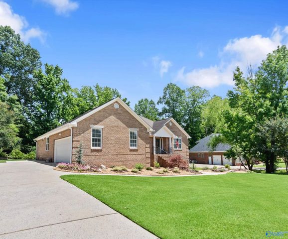 5519 Cedar Mill Drive, Guntersville, AL 35976