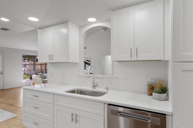 4505 Oak Creek DR, Austin, TX 78727