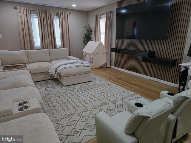 103 HOLBROOK LN, Willingboro, NJ 08046
