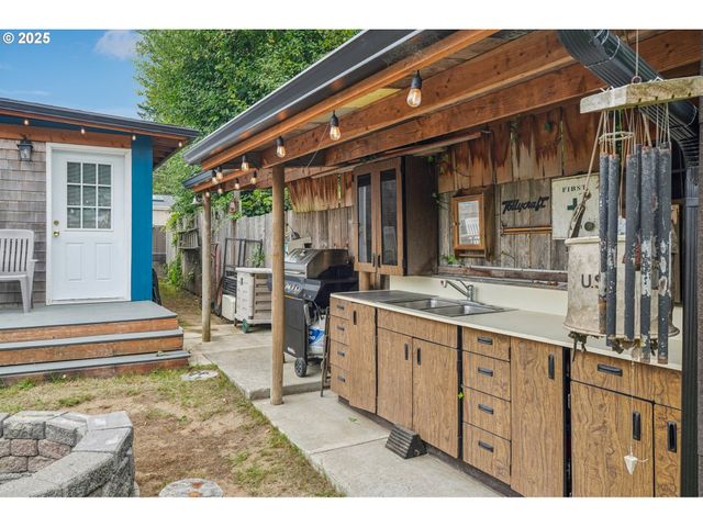 22604 S Pl, Ocean Park, WA 98640