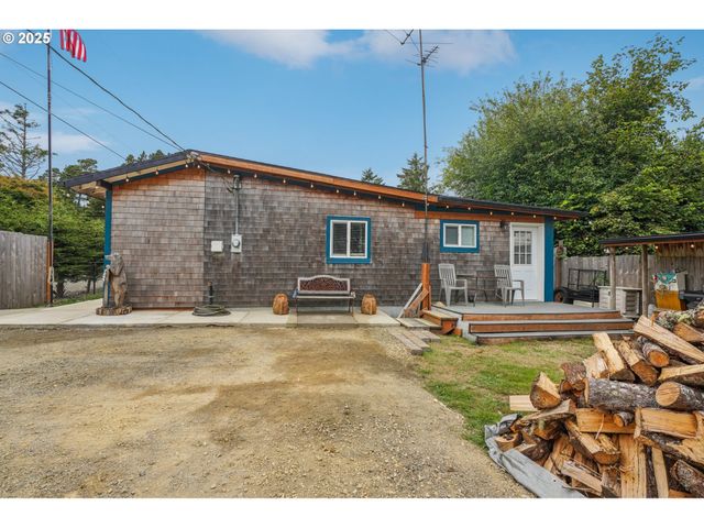 22604 S Pl, Ocean Park, WA 98640