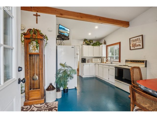 22604 S Pl, Ocean Park, WA 98640