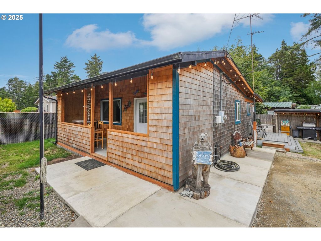 22604 S Pl, Ocean Park, WA 98640