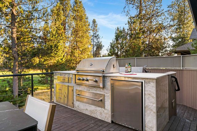 58162 Titleist Lane 6, Sunriver, OR 97707