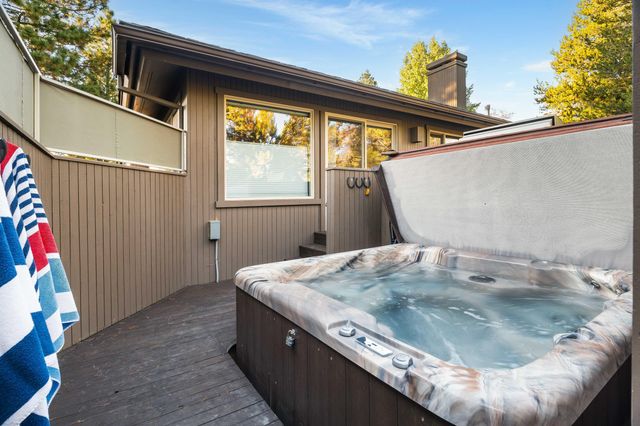 58162 Titleist Lane 6, Sunriver, OR 97707