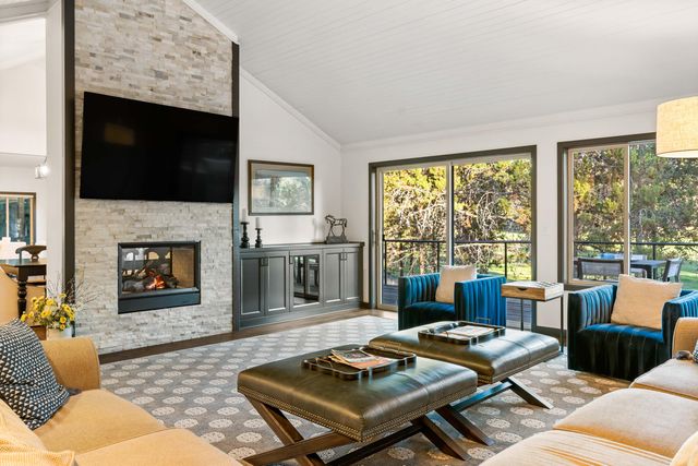 58162 Titleist Lane 6, Sunriver, OR 97707