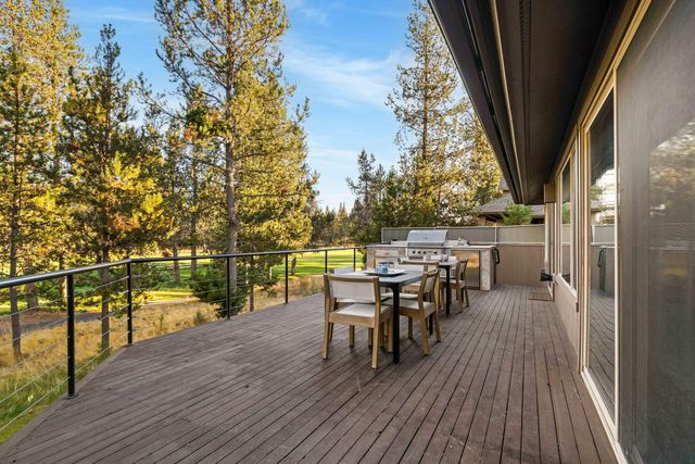 58162 Titleist Lane 6, Sunriver, OR 97707