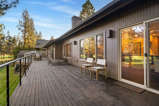58162 Titleist Lane 6, Sunriver, OR 97707