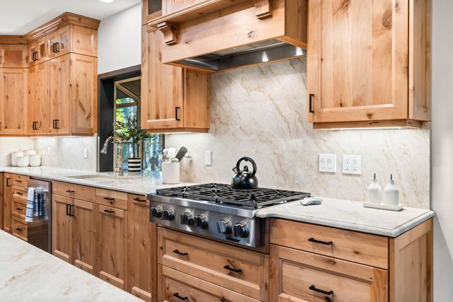 58162 Titleist Lane 6, Sunriver, OR 97707
