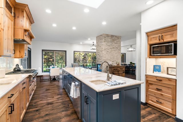 58162 Titleist Lane 6, Sunriver, OR 97707