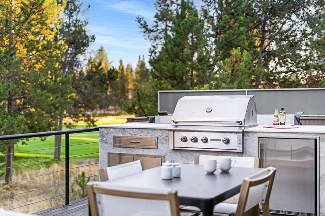 58162 Titleist Lane 6, Sunriver, OR 97707