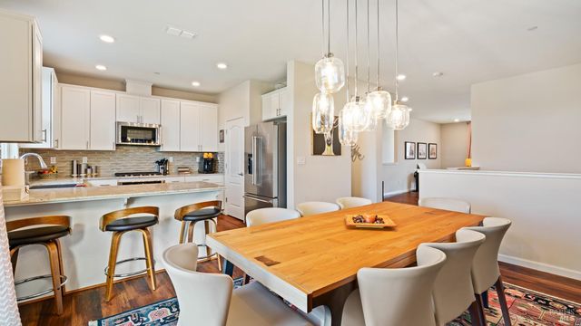 530 Jade St, Petaluma, CA 94952