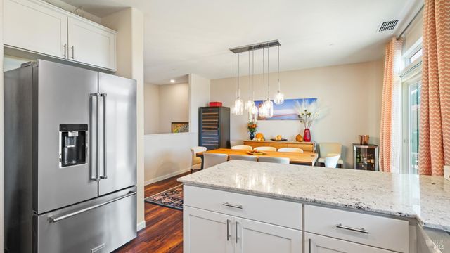 530 Jade St, Petaluma, CA 94952